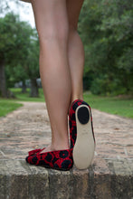 Load image into Gallery viewer, BRIGITTE –  Broccato Ricamo Rosso