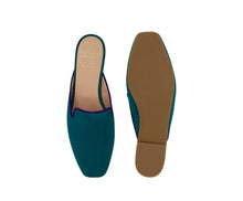 Carica l'immagine nel visualizzatore di Gallery, KATHARINE – Camoscio Blu Pavone