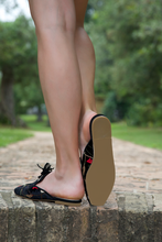 Load image into Gallery viewer, URSULA – Broccato Ricamo Nero