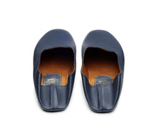 Carica l'immagine nel visualizzatore di Gallery, HOME SLIPPER UOMO - Pelle saffiano e Raso Blu Notte/Cognac