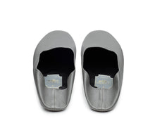 Carica l'immagine nel visualizzatore di Gallery, HOME SLIPPER UOMO - Pelle saffiano e Raso Grigio/Nero