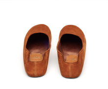 Carica l'immagine nel visualizzatore di Gallery, HOME SLIPPER DONNA - Camoscio e Raso Cuoio