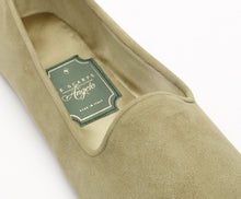 Carica l'immagine nel visualizzatore di Gallery, HOME SLIPPER DONNA - Camoscio e Raso Verde Salvia