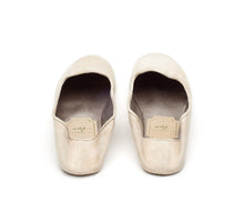 Carica l'immagine nel visualizzatore di Gallery, HOME SLIPPER DONNA - Camoscio e Raso Panna