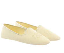 Carica l'immagine nel visualizzatore di Gallery, HOME SLIPPER DONNA - Camoscio / Raso - Panna / Cognac