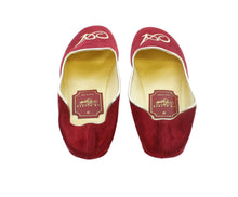 Carica l'immagine nel visualizzatore di Gallery, HOME SLIPPER DONNA - Camoscio / Raso - Rosso Scuro / Cognac