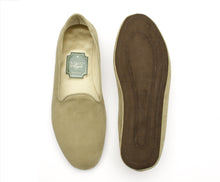 Carica l'immagine nel visualizzatore di Gallery, HOME SLIPPER UOMO - Camoscio e Raso Verde Salvia