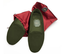 Carica l'immagine nel visualizzatore di Gallery, HOME SLIPPER UOMO - Camoscio e Raso Verde Militare