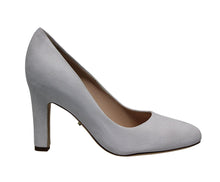 Carica l'immagine nel visualizzatore di Gallery, YVONNE - Camoscio Bianco Ghiaccio